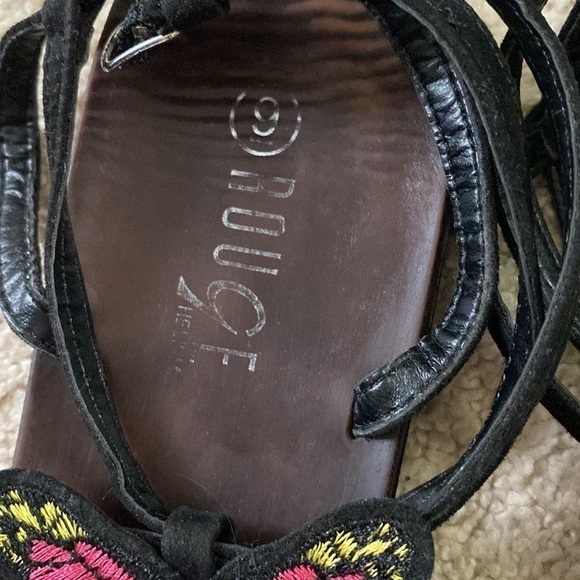 ROUGE Butterfly Sandals - Picture 2 of 3